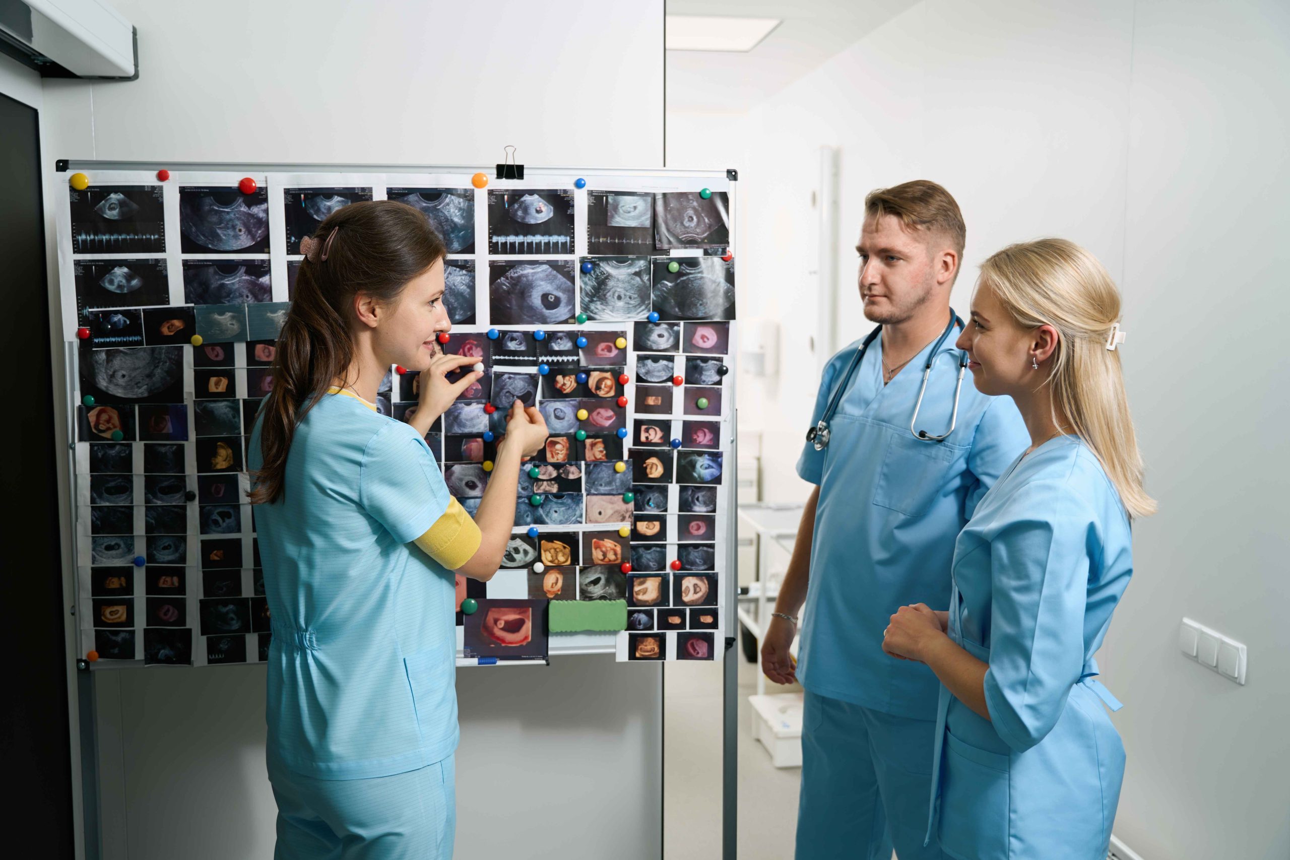 Using Visual Content to Explain Medical Procedures: